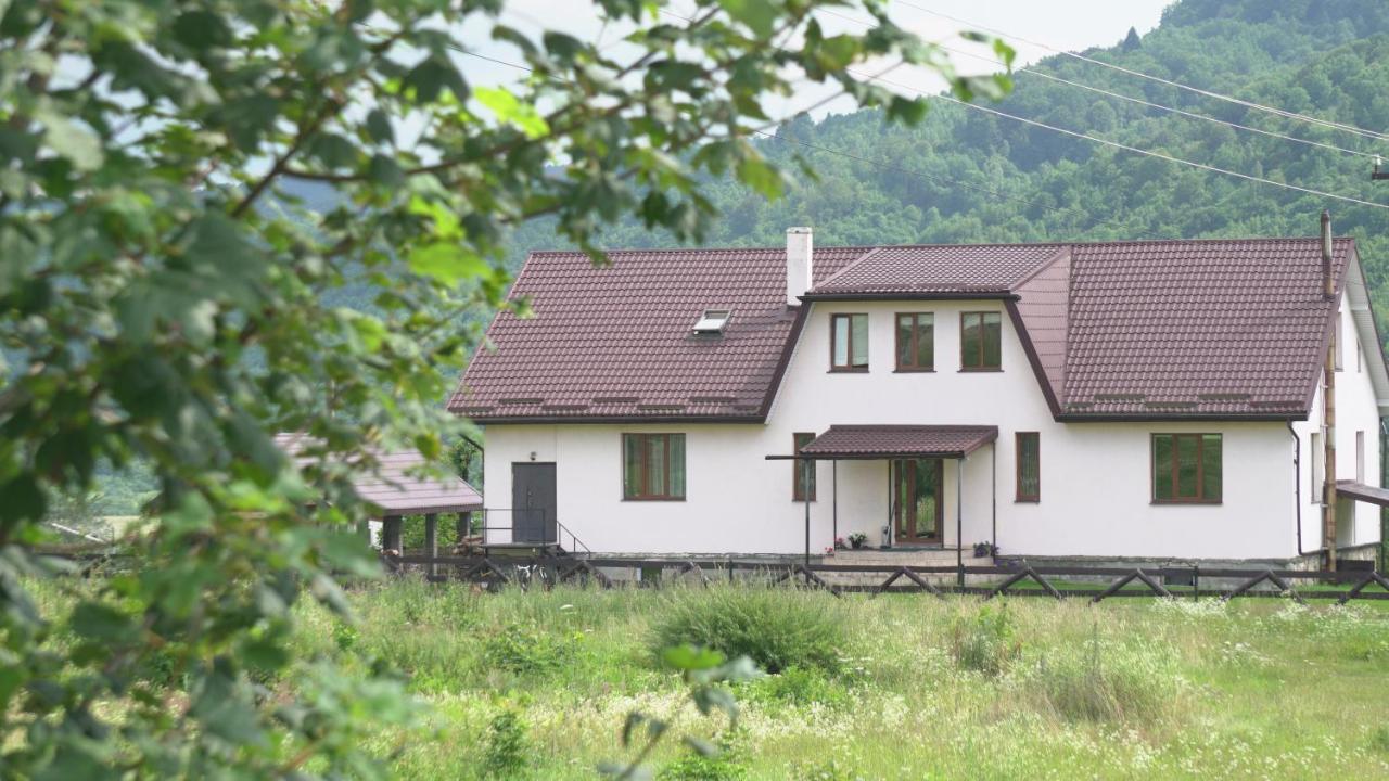 Hotel U Dvori Podgorodtsy Exterior foto